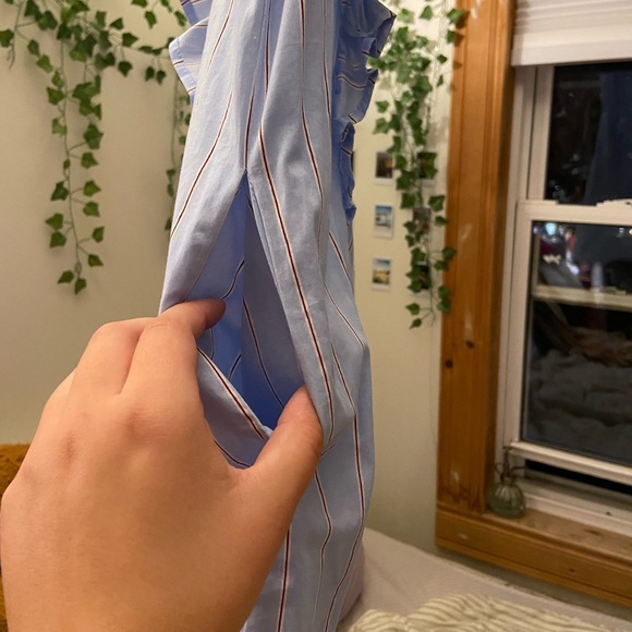 Straight dress with ruffles and pockets - Picture 4 of 4